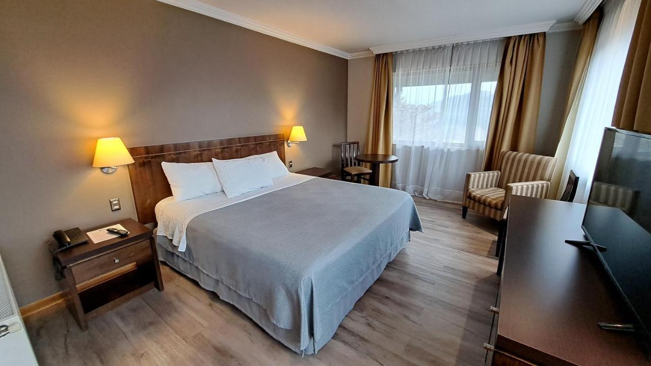 Hotel Diego De Almagro Coyhaique Buitenkant foto