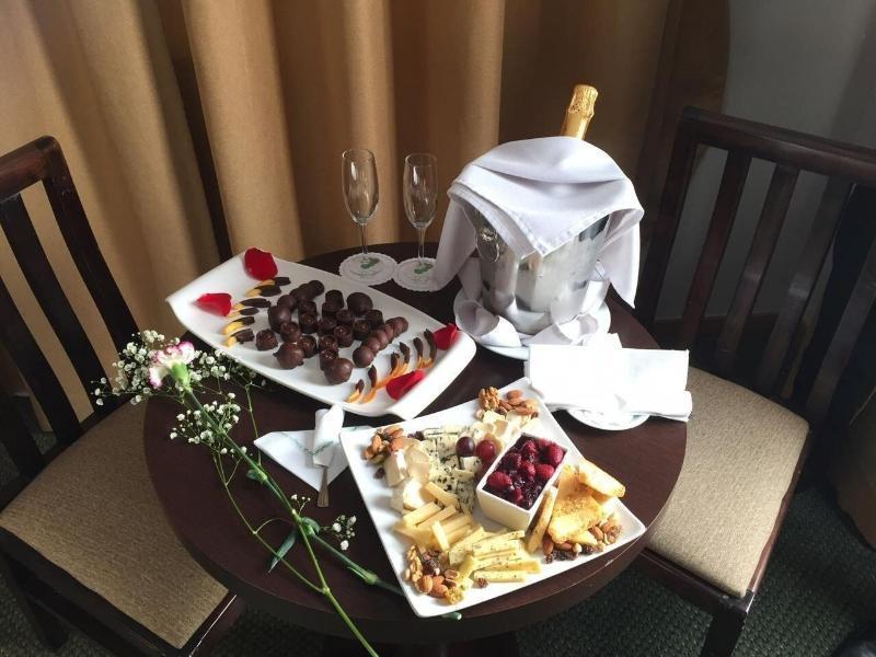 Hotel Diego De Almagro Coyhaique Buitenkant foto
