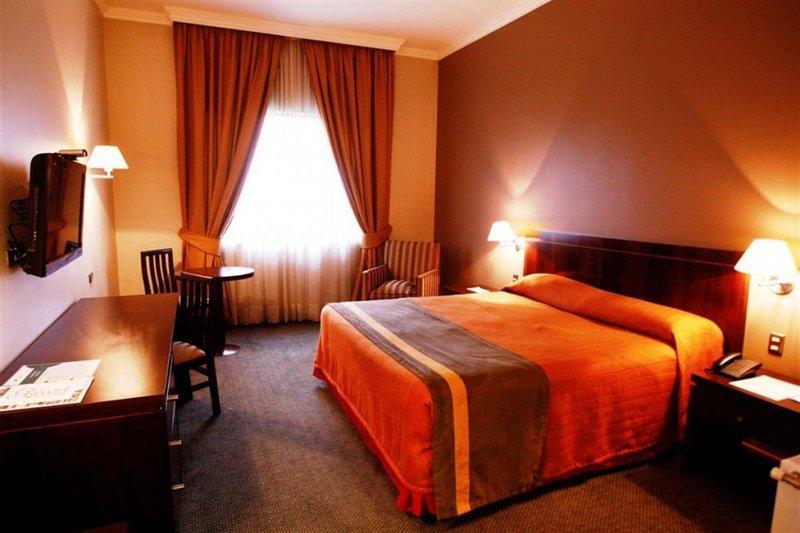Hotel Diego De Almagro Coyhaique Buitenkant foto