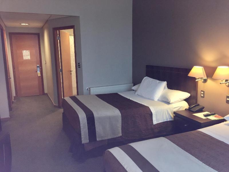 Hotel Diego De Almagro Coyhaique Buitenkant foto