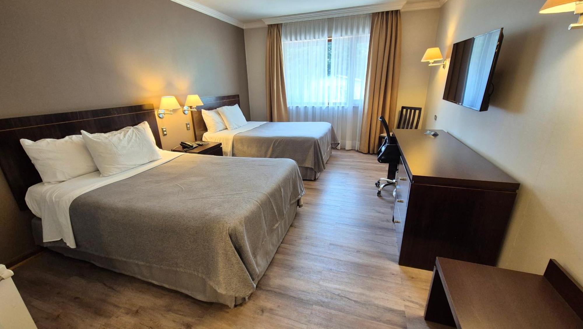 Hotel Diego De Almagro Coyhaique Buitenkant foto