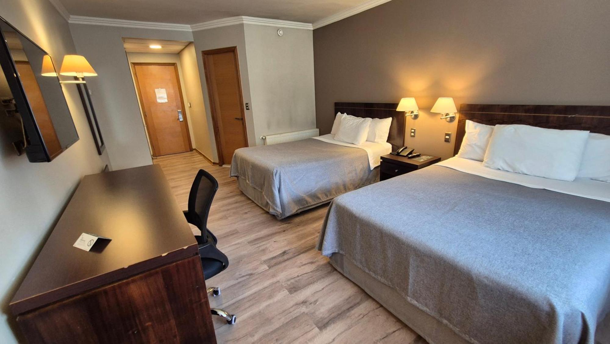 Hotel Diego De Almagro Coyhaique Buitenkant foto