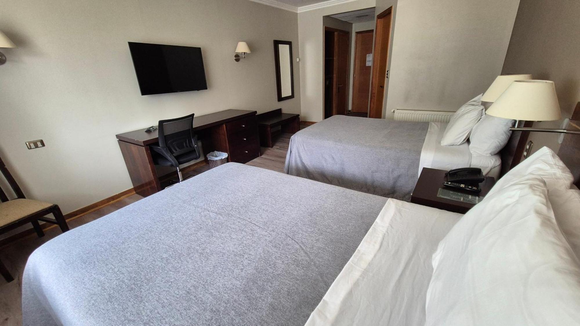 Hotel Diego De Almagro Coyhaique Buitenkant foto