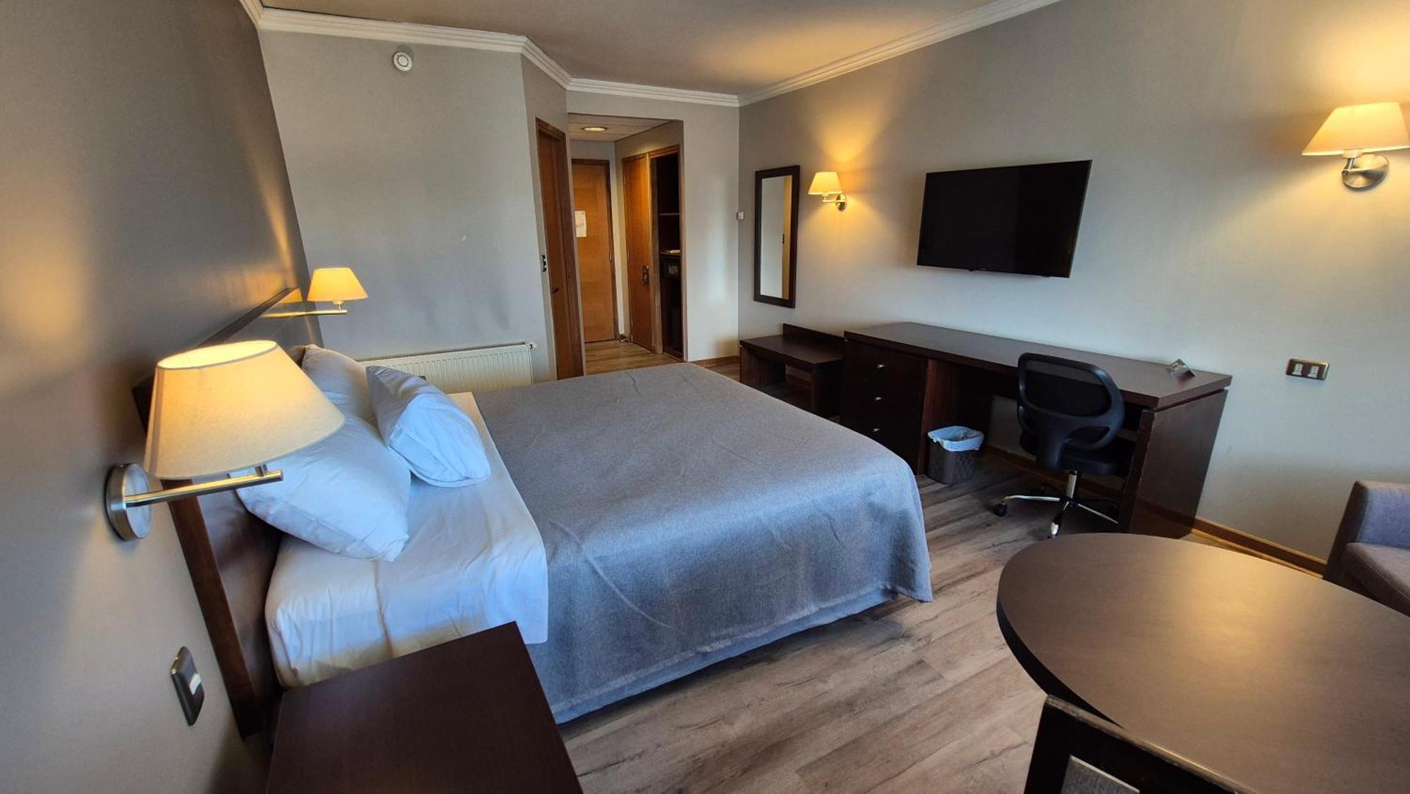 Hotel Diego De Almagro Coyhaique Buitenkant foto